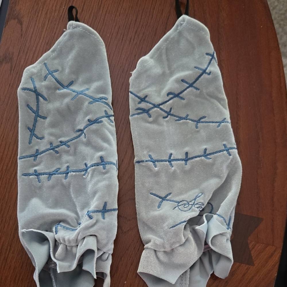Disney Gray and Blue Embroidered Gloves - Picture 4 of 6